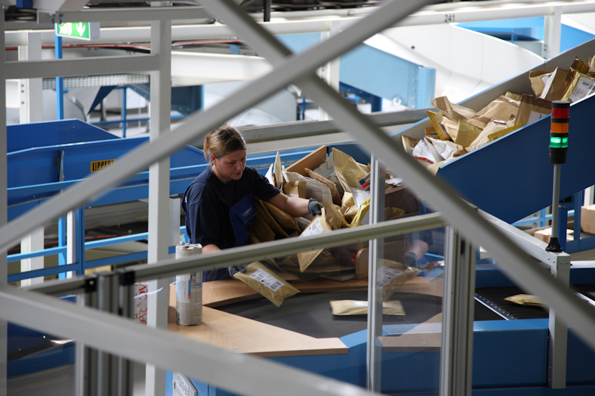 Distributionscenter Hermes Hückelhoven/ BEUMER Maschinenfabrik GmbH&Co.KG /