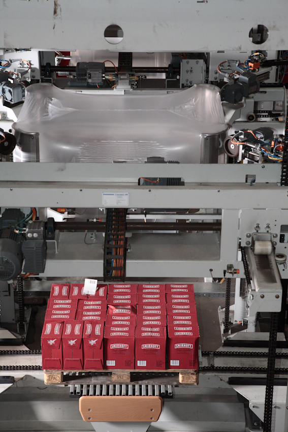stretch hood / BEUMER Maschinenfabrik GmbH&Co.KG