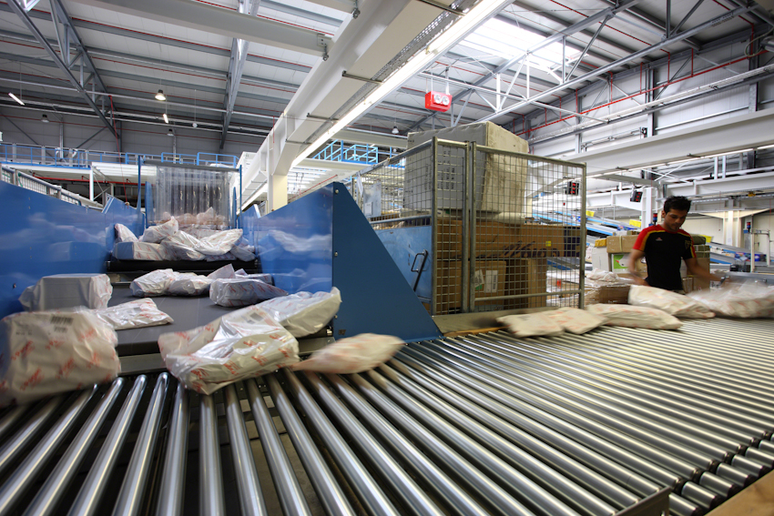Distributionscenter Hermes Hückelhoven/ BEUMER Maschinenfabrik GmbH&Co.KG /